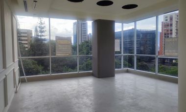oficina en venta en el poblado, campestre. Cod V10819