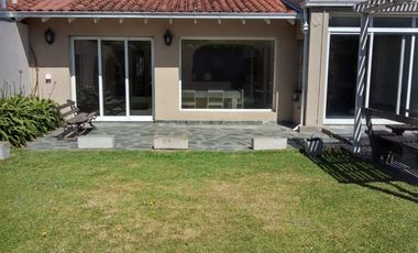 Chalet en alquiler temporario en Los Troncos