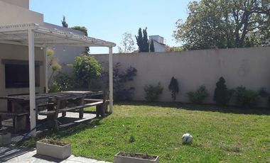 Chalet en alquiler temporario en Los Troncos