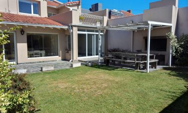 Chalet en alquiler temporario en Los Troncos