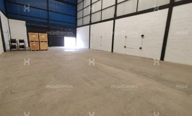 bodega en arriendo en centro guarne. Cod A68646