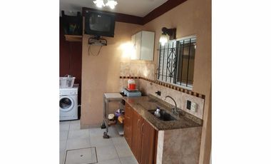 Venta de Casa y Departamento Apta Crédito en S. A. de Padua, calle Bme. Mitre