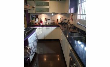 Venta de Casa y Departamento Apta Crédito en S. A. de Padua, calle Bme. Mitre