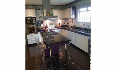 Venta de Casa y Departamento Apta Crédito en S. A. de Padua, calle Bme. Mitre