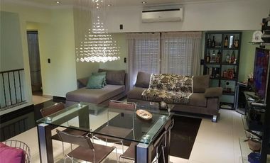 Venta de Casa y Departamento Apta Crédito en S. A. de Padua, calle Bme. Mitre