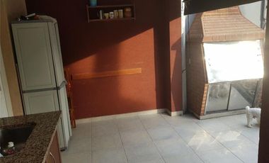 Venta de Casa y Departamento Apta Crédito en S. A. de Padua, calle Bme. Mitre