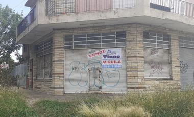 SE VENDE ÁMPLIO LOCAL EN ESQUINA A MEDIA CUADRA DE LA AV. HIPÓLITO YRIGOYEN