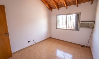 Venta Dúplex con patio y cochera - Ramos Mejia