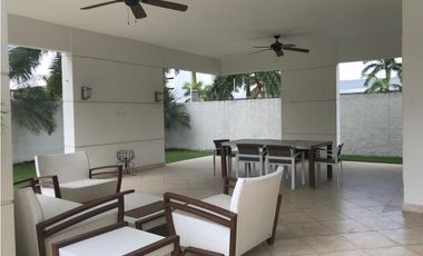 CASA EN ALQUILER EN COSTA DEL ESTE - PASEO DEL PARQUE