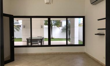 CASA EN ALQUILER EN COSTA DEL ESTE - PASEO DEL PARQUE