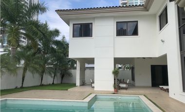 CASA EN ALQUILER EN COSTA DEL ESTE - PASEO DEL PARQUE