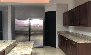 CASA EN ALQUILER EN COSTA DEL ESTE - PASEO DEL PARQUE