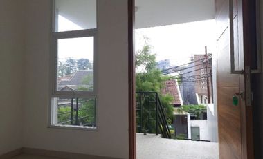 Rumah Townhouse Baru Splitlevel Setiabudi Bandung
