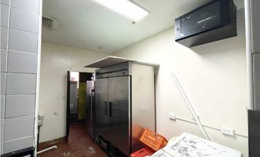 Se Alquila excelente local para Food Court. $2500