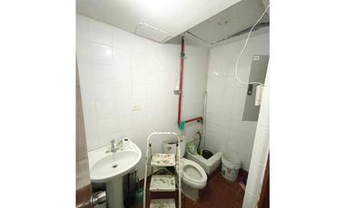 Se Alquila excelente local para Food Court. $2500