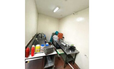 Se Alquila excelente local para Food Court. $2500