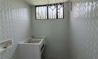 Se Vende Hermoso Apartamento Recién Remodelado C. Cerrado Con Piscina