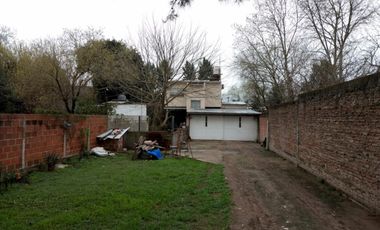 Casa 3 amb. s/lote de 10x41 mas Galpon 70 m2.