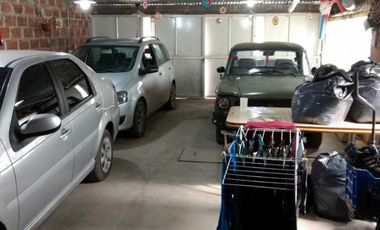 Casa 3 amb. s/lote de 10x41 mas Galpon 70 m2.