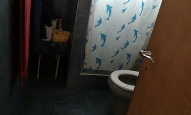 Casa 3 amb. s/lote de 10x41 mas Galpon 70 m2.