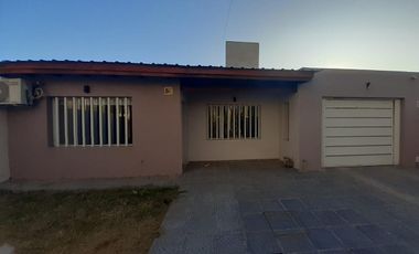 Casa 2 dormitorios - Rincon del Valle, Centenario