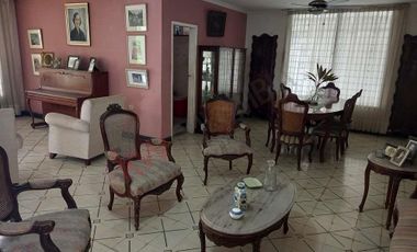 Venta de oportunidad de espaciosa casa en lugar extraordinario del  barrio La Campiña, en la ciudad de Barranquilla-8194