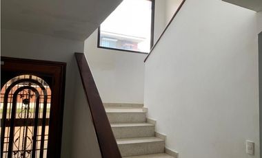 CASA DE ESQUINA / BETANIA / LA ALAMEDA / 4 HABITACIONES / 386m2 YG