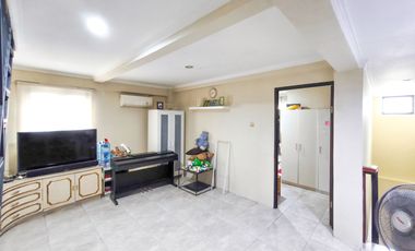 Rumah 5 Kamar Tidur 15 menit ke The Breeze BSD City Siap KPR  J-39746