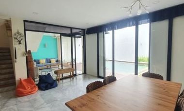 DIJUAL RUMAH SEMI FURNISHED DGN POOL DI CIPETE SELATAN