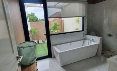 DIJUAL RUMAH SEMI FURNISHED DGN POOL DI CIPETE SELATAN