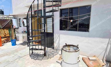 Casa tres niveles, Condominio F-22 Col. Tolotzin 1