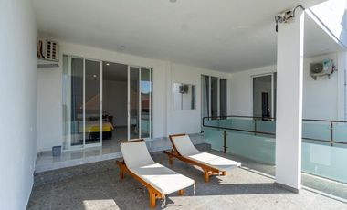 For Sale Modern Minimalist Villa in Jimbaran