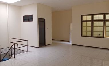 Rumah Klampis Aji cocok Kantor Showroom dkt Manyar MERR Nginden Semolowaru