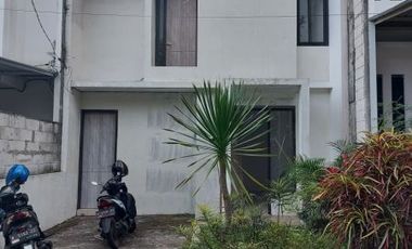 Rumah Modern Dikawasan Ellite Tana Tidar Kota Malang
