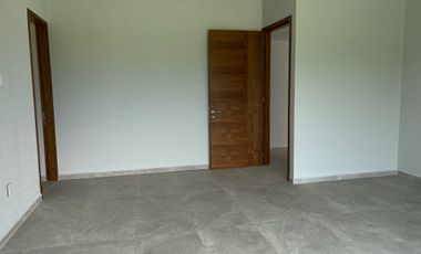 ESTRENE RESIDENCIA COLINDANTE AL CAMPO DE GOLF EN PARAÍSO COUNTRY CLUB