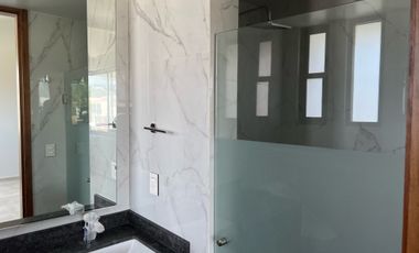 ESTRENE RESIDENCIA COLINDANTE AL CAMPO DE GOLF EN PARAÍSO COUNTRY CLUB