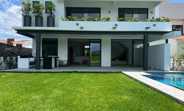 ESTRENE RESIDENCIA COLINDANTE AL CAMPO DE GOLF EN PARAÍSO COUNTRY CLUB