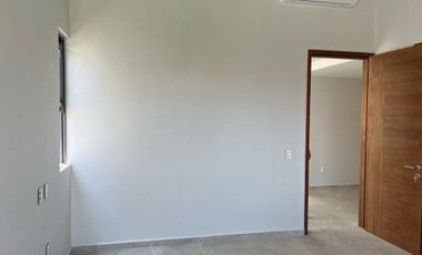 ESTRENE RESIDENCIA COLINDANTE AL CAMPO DE GOLF EN PARAÍSO COUNTRY CLUB