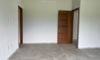 ESTRENE RESIDENCIA COLINDANTE AL CAMPO DE GOLF EN PARAÍSO COUNTRY CLUB