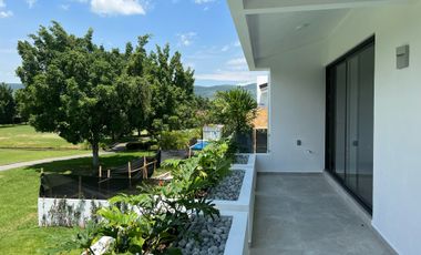 ESTRENE RESIDENCIA COLINDANTE AL CAMPO DE GOLF EN PARAÍSO COUNTRY CLUB