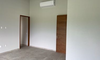 ESTRENE RESIDENCIA COLINDANTE AL CAMPO DE GOLF EN PARAÍSO COUNTRY CLUB