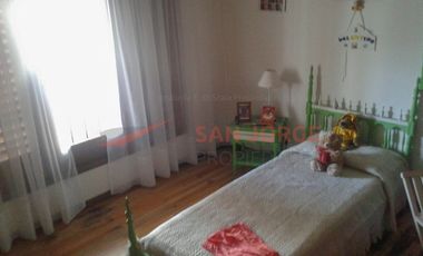 Importante Chalet en 2 plantas en Barrio Colinas de Peralta Ramos