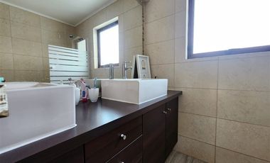 Casa en venta Condominio cerrado en Nogales, Machalí
