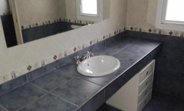 Casa  de 4 hab. en Barrio cerrado S.I. Labrador sobre 1000 mt Benavidez