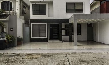 VENTA DE AMPLIA CASA EN SAMBORONDON