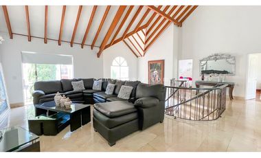 Venta de Casa en El Poblado Loma del Tesoro