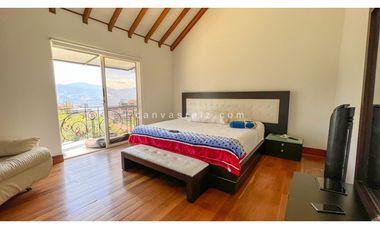 Venta de Casa en El Poblado Loma del Tesoro