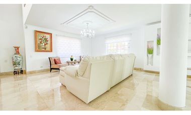 Venta de Casa en El Poblado Loma del Tesoro