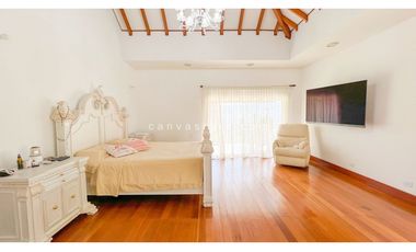 Venta de Casa en El Poblado Loma del Tesoro