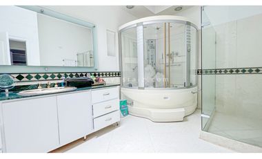 Venta de Casa en El Poblado Loma del Tesoro